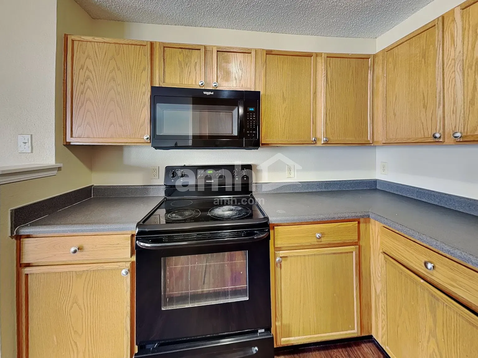 3 bed, 2.0 bath, 1752 sqft, $1,995 — Photo 4