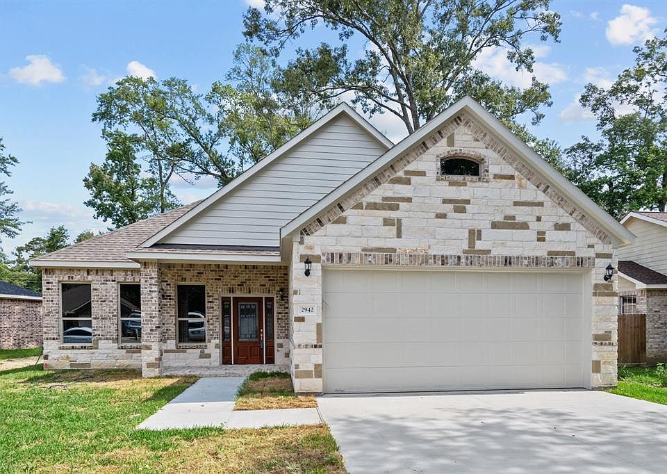 1st image of 2942 Lake Breeze Ln