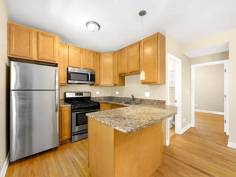 3007 N Clifton Ave #202 — Photo 3
