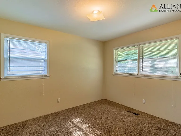 1525 Hartford Rd — Photo 17