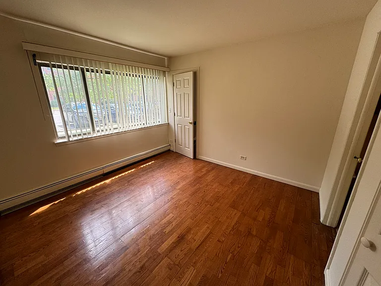 1702 W Victoria Dr #103 — Photo 12