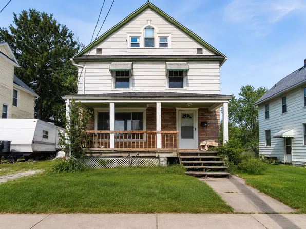 52 25th St NW, Barberton, OH 44203
