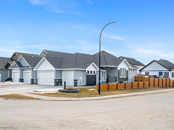 6203 W 19th St, Lloydminster, AB T9V 3R9