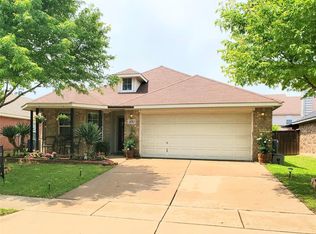 1647 Hillside Dr, Waxahachie, TX 75165