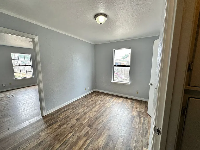 1903 S Highland St — Photo 5