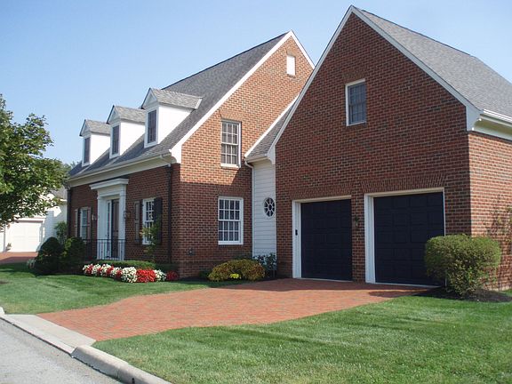 3rd image of 22 Pickett Pl
