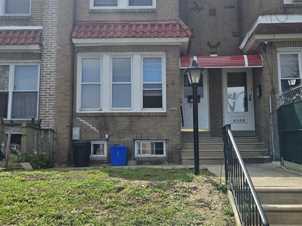 6207 Charles St, Philadelphia, PA 19135