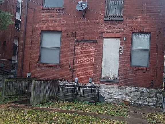 5th image of 4032 Sullivan Ave