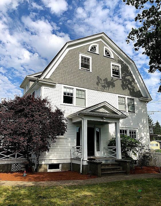 1st image of 1100 Carlyon Ave SE