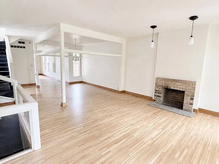 534 W Dickens Ave #2 — Photo 6