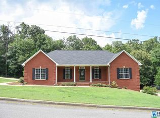 620 Avalon Ln, Anniston, AL 36207