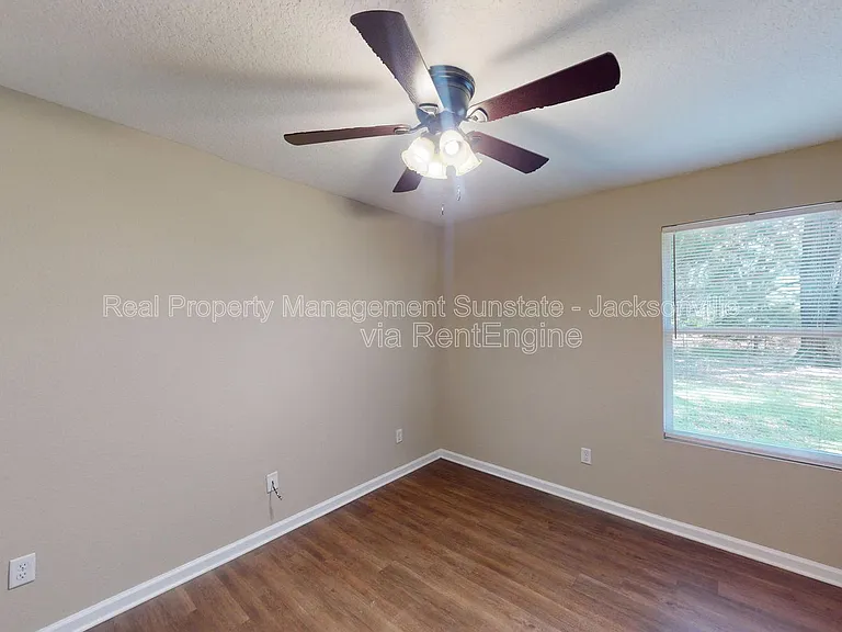 711 Cahoon Rd N — Photo 8