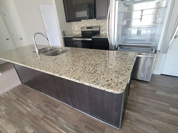 2nd image of 6 Bayberry Cir SW