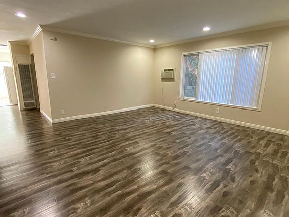 3rd image of 1630 N Fuller Ave #8