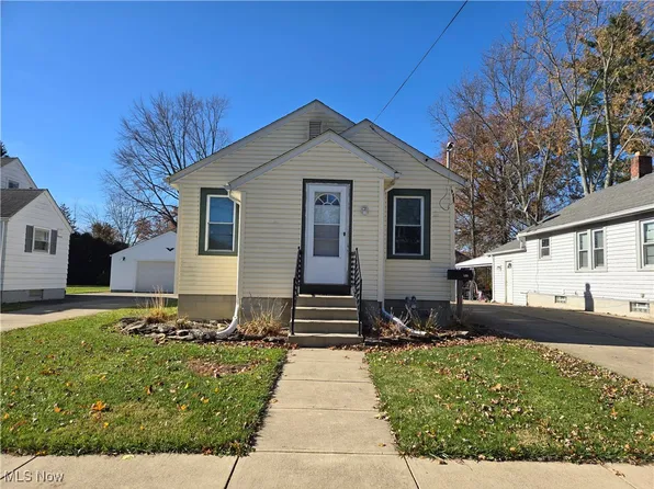 106 McKinley St, Wellington, OH 44090