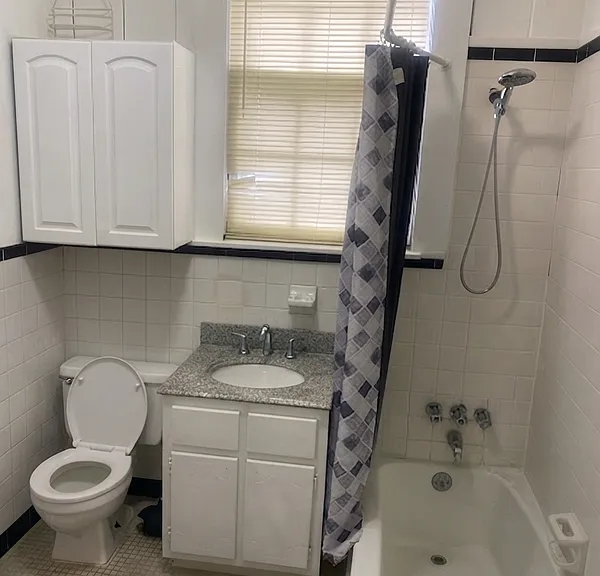 2096 Court Ave — Photo 7