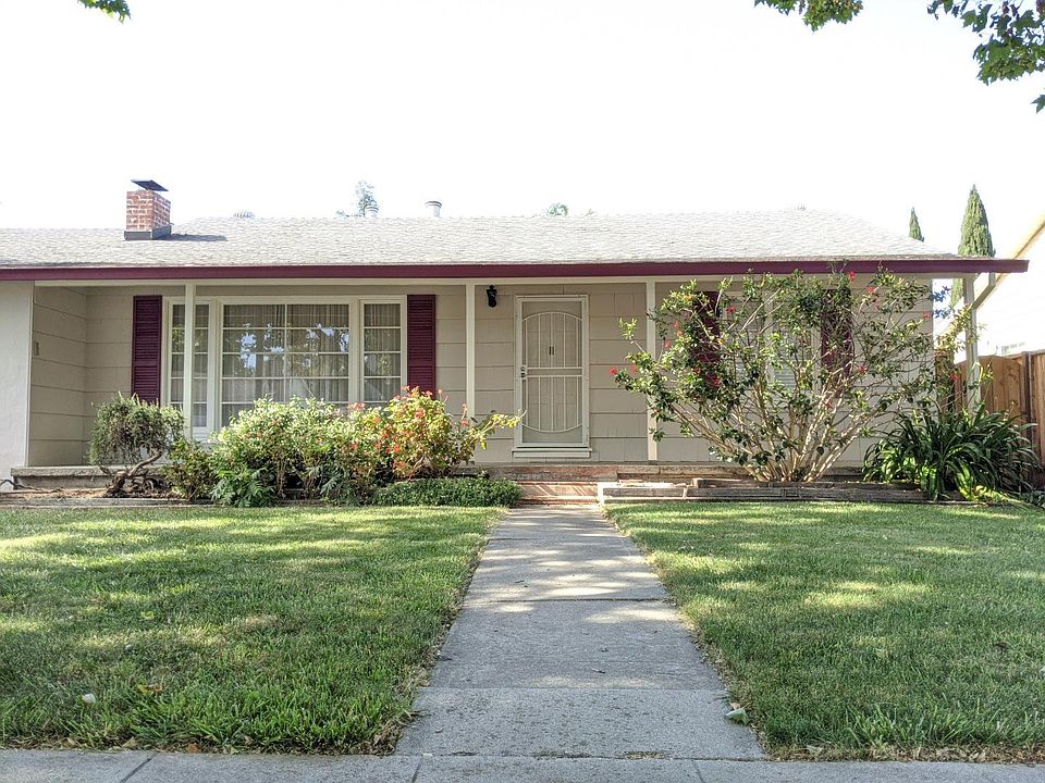 1st image of 2985 Fresno St