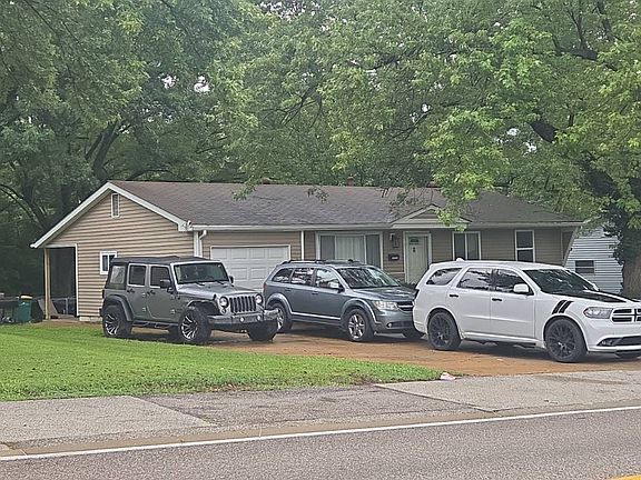 3rd image of 10206 Lilac Ave