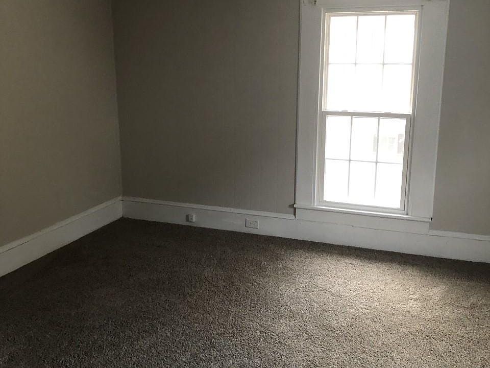 2nd image of 373 Kerr St NW #1