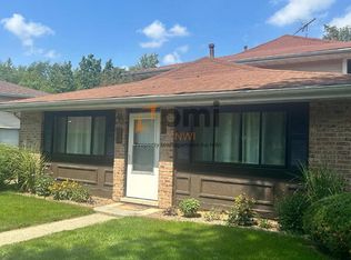 6823 Pierce Dr, Merrillville, IN 46410
