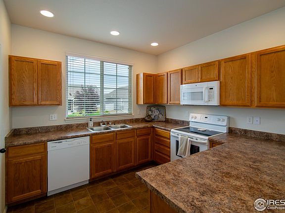 5th image of 437 Kendalbrook Dr W