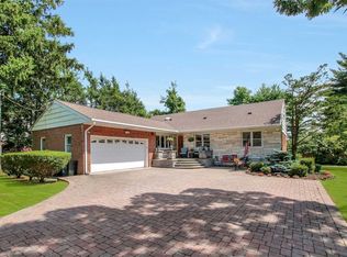 34 Washington Blvd, Commack, NY 11725