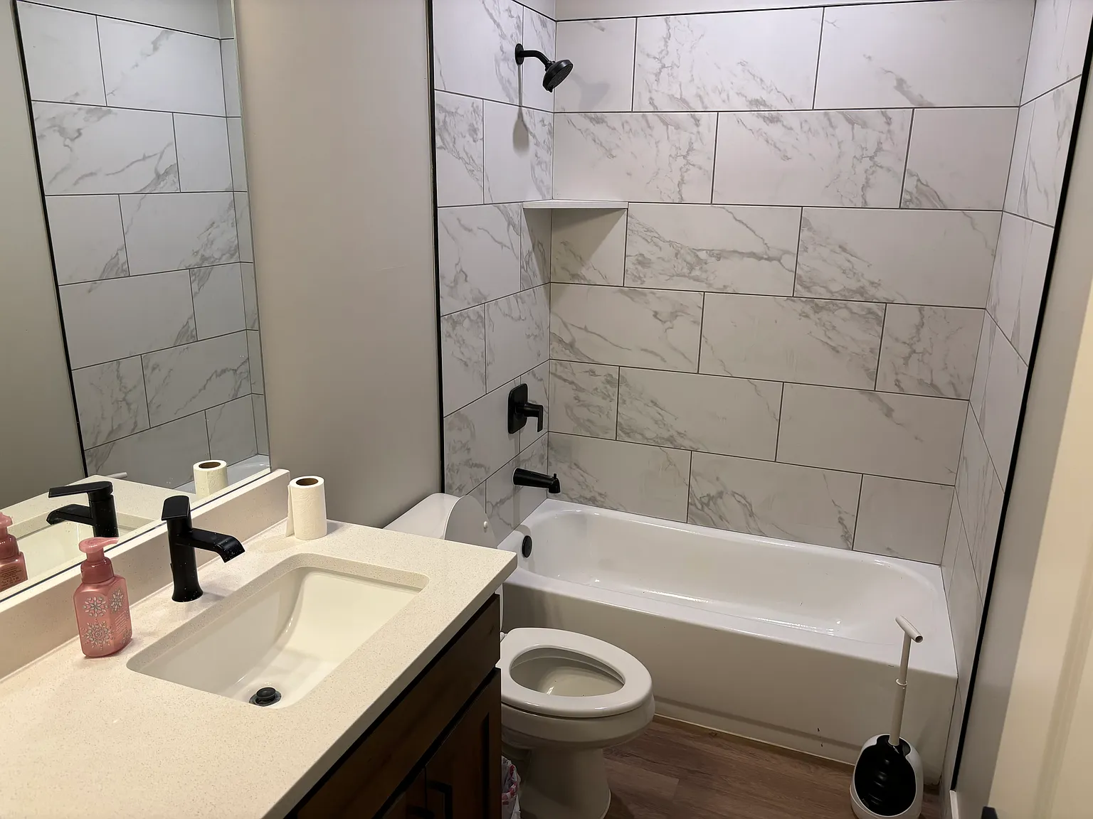 Studio, 300 sqft, $900 — Photo 2
