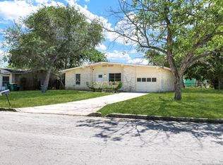 521 E Byrd Blvd, Universal City, TX 78148