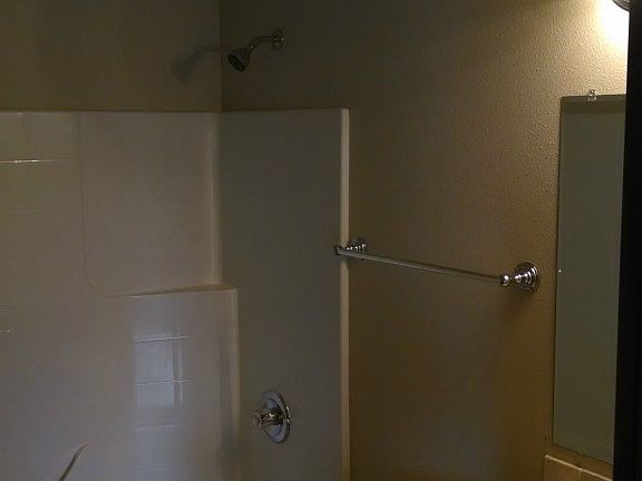 5th image of 421 E 82nd St