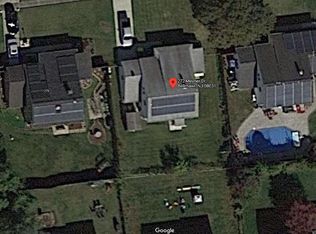 272 Meyner Dr, Bellmawr, NJ 08031