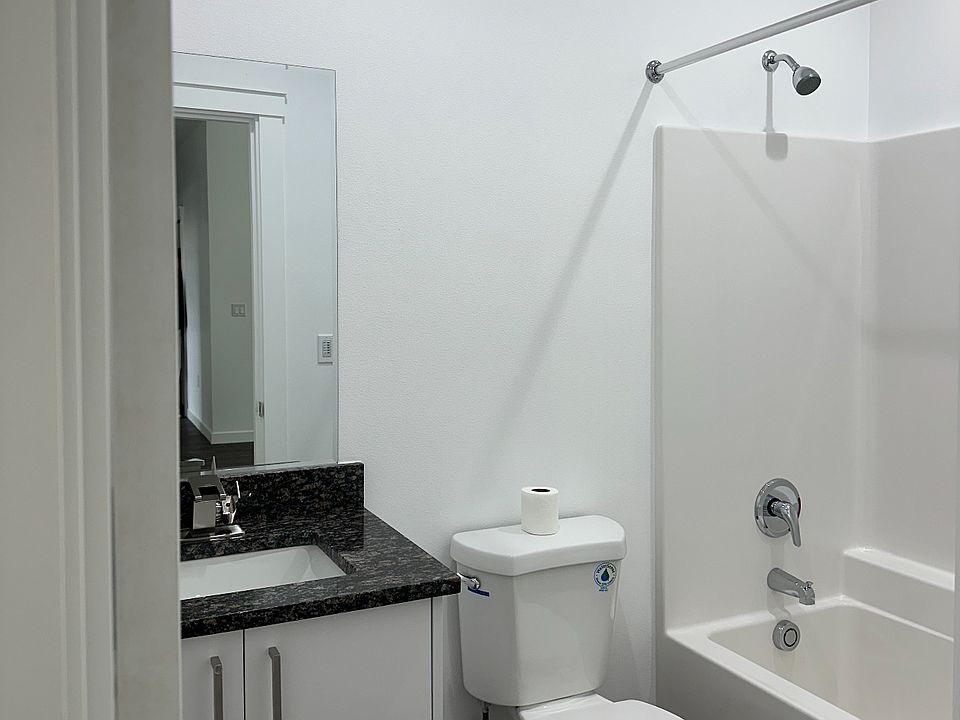 1st image of 720 Penn Ivy St