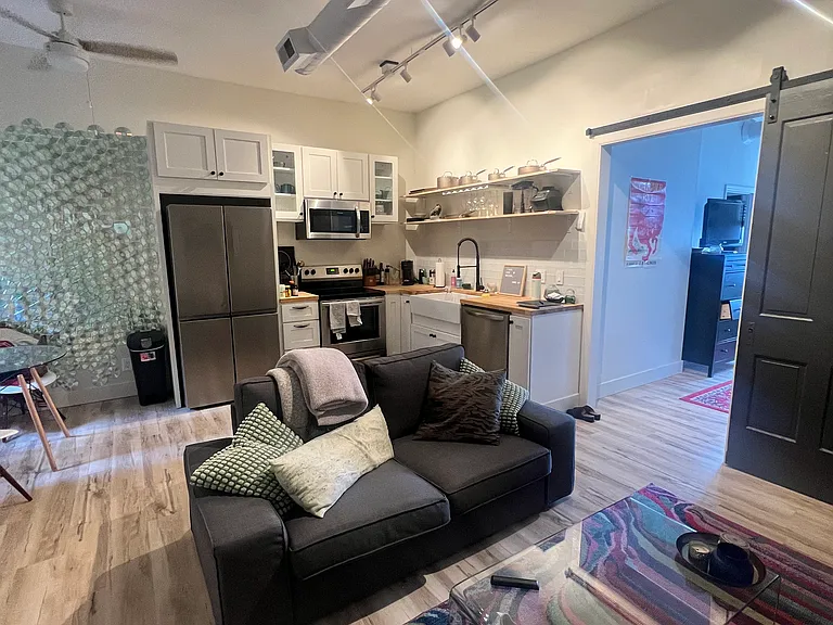 110 W Elder St #3 — Photo 5