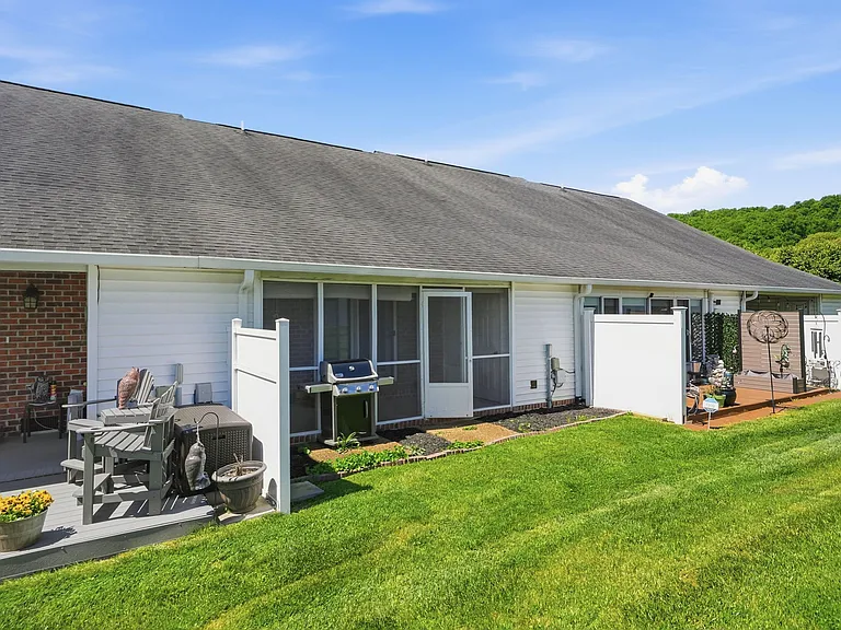 505 Hickory Rd — Photo 11
