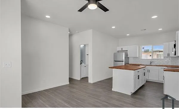 220 4th Ave E #1 — Photo 4