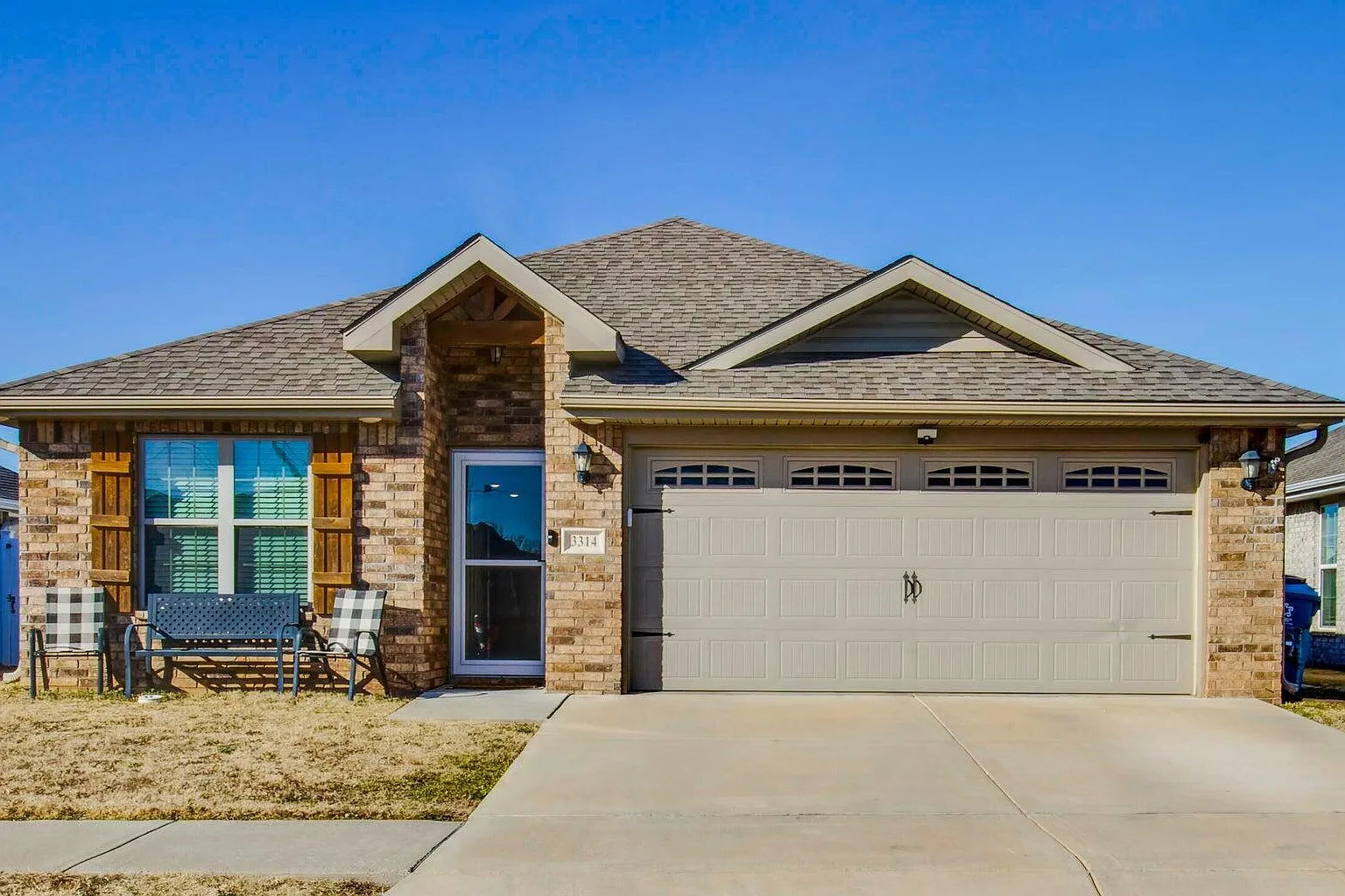 4 bed, 2.0 bath, 1474 sqft, $2,095 — Photo 1