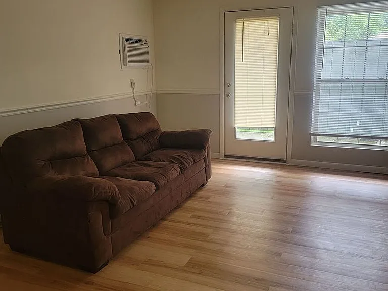 University Park Apartments near Cornell University — Photo 232