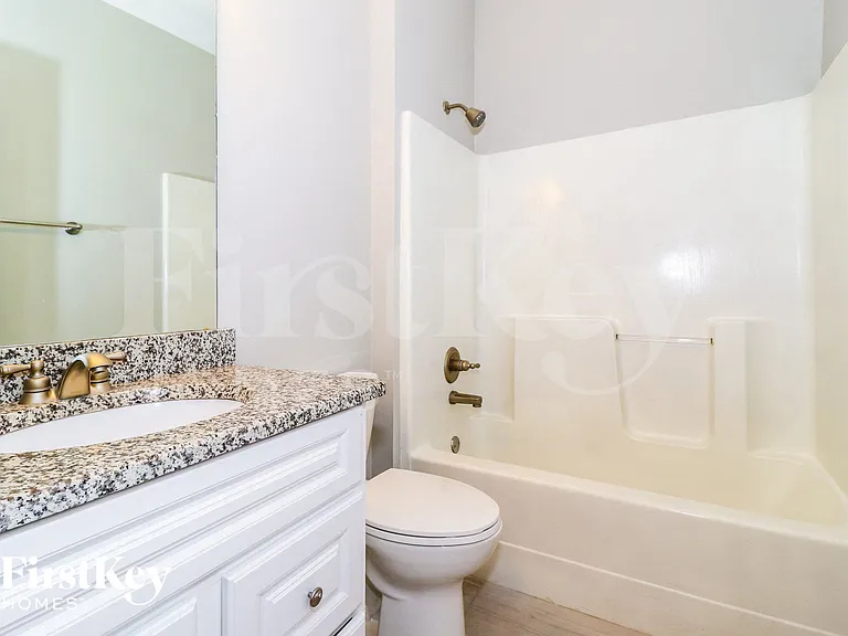 1651 S Frence Creek Cv — Photo 14