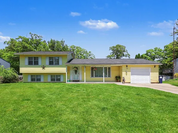 1852 Castle Ave, Norton Shores, MI 49441