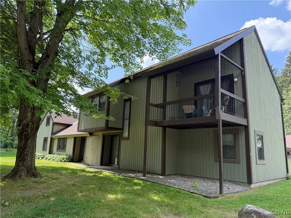 646 Idlewood Ct, Baldwinsville, NY 13027