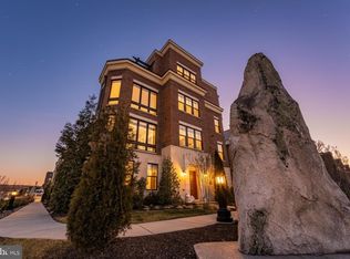 500 Riversail Ln #438, Oxon Hill, MD 20745