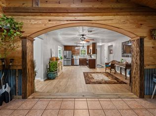 330 Hillcrest St, Rose Hill Acres, TX 77657