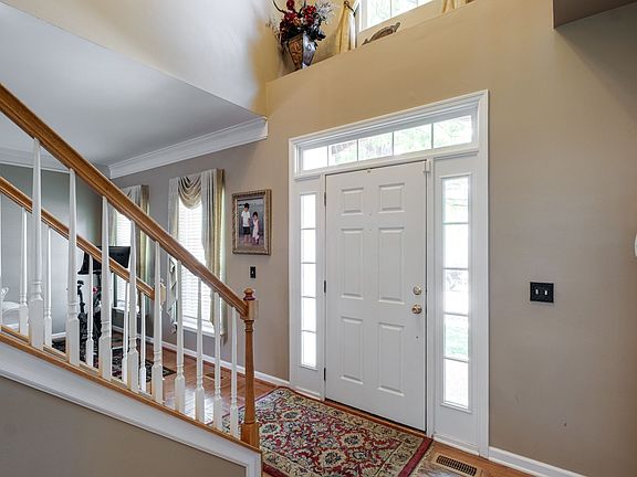 4th image of 308 Millhouse Dr