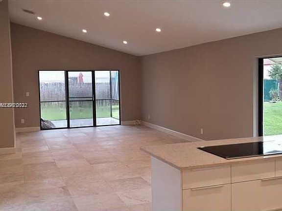 4th image of 341 W Lakeside Ct