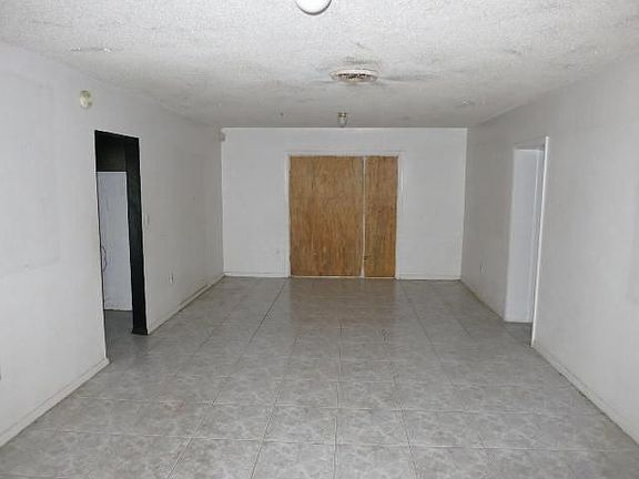 5th image of 1361 NW 197th St