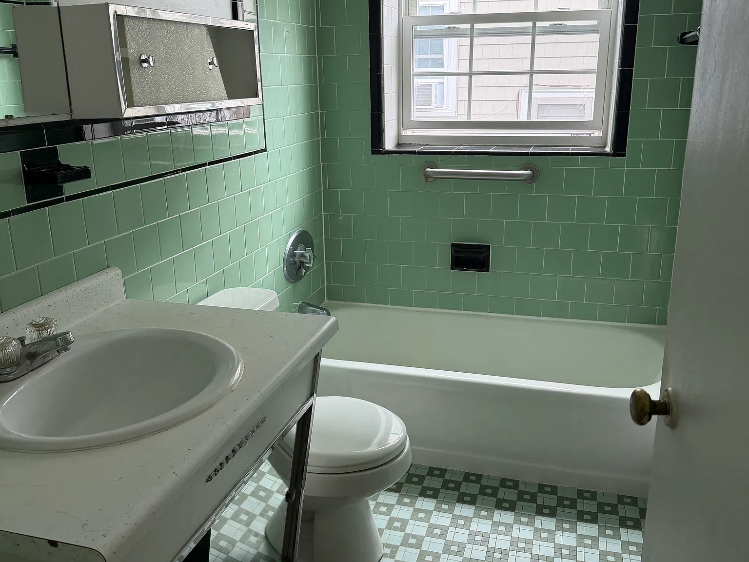 1 bed, 1.0 bath, 675 sqft, $2,095 — Photo 3
