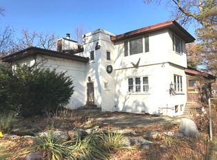 27W320 Roosevelt Rd, Winfield, IL 60190