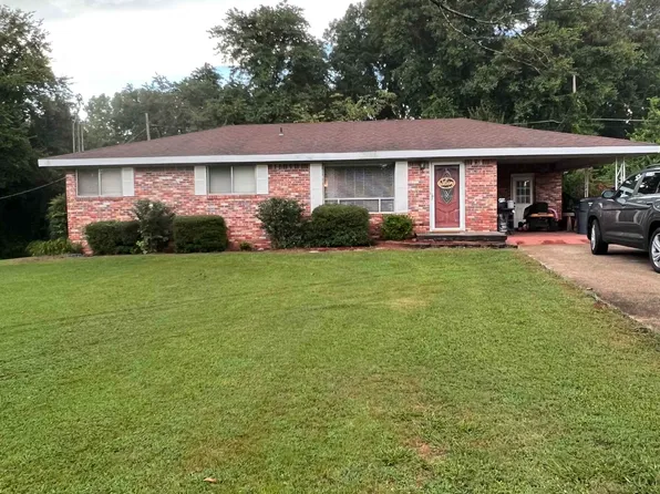 135 1st St, Russellville, AL 35653