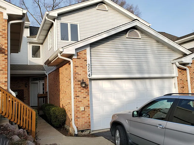 254 Charlotte Ct — Photo 5