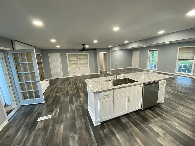 5005 Northwood Lake Dr W — Photo 4