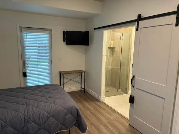 1708 Cherrytree Ln, Mountain View, CA 94040